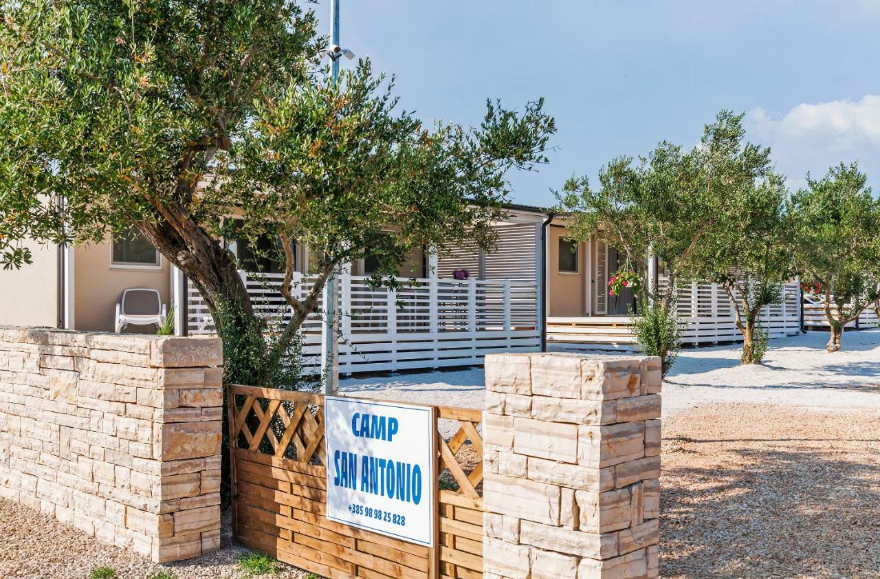 Camp San Antonio Hotel Biograd Na Moru Exterior photo